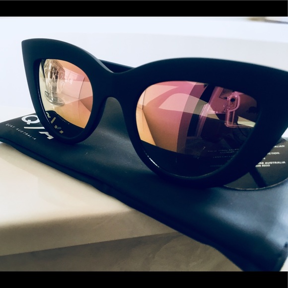 Quay Australia Accessories - Quay Kitti Pink/Black